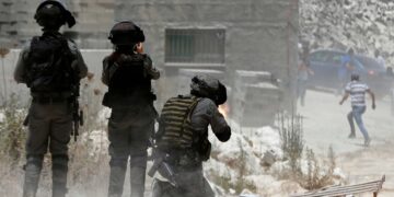 قابض صہیونی فوج کی فائرنگ، 6 فلسطینی شدید زخمی