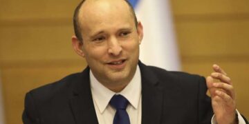 لبنانی حکومت حزب اللہ کے پیداکردہ غیر ضروری اختلافات میں الجھ رہی ہے، نفتالی بینیٹ  