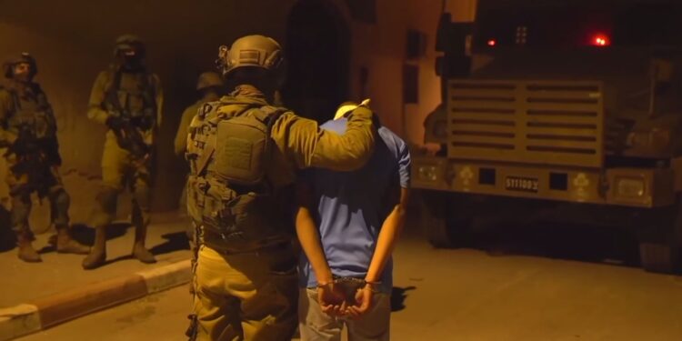 اسرائیلی فوج نے فلسطینی انجینئر عمر محمد کو گھر سے اغواء کرلیا