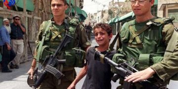 صہیونی فوج کا فلسطینی بچوں اور خواتین کے خلاف کریک ڈاؤن
