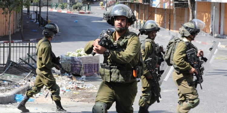 اسرائیلی بربریت کا شکار محلہ الشیخ جراح  بھی محاصرے کا شکار