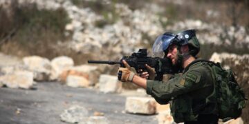 احتجاجی مارچ پر صہیونی فوج کی فائرنگ، 4 فلسطینی زخمی درجنوں بے ہوش