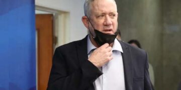 کسی بھی قیمت پر فلسطینیوں کو اسرائیلیوں پرحملوں سے روکا جائے، بینی گینٹز