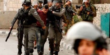 اسرائیلی فوج پر حملوں کا الزام، صہیونی فوج نے دو فلسطینیوں کو گرفتار کرلیا