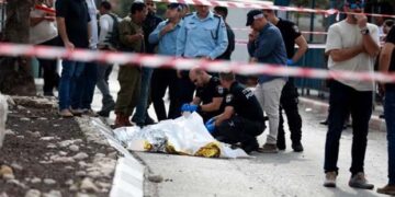 فلسطینی حملہ آور  نے تین صہیونیوں کو ہلاک تین کو زخمی کردیا