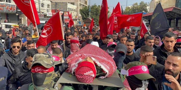 شہید عمر یوسف سپردخاک، ہزاروں افراد کی شرکت