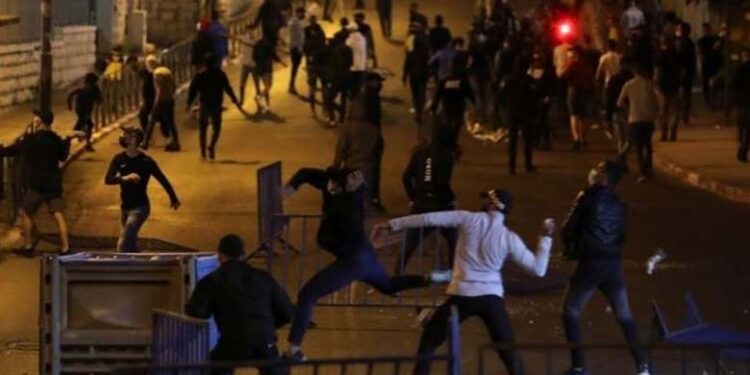 فلسطینی نوجوانوں کی صہیونی فورسزسے جھڑپیں، فوج کا طاقت کا بھرپور استعمال جاری