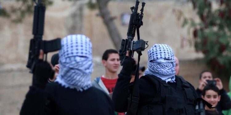 مزاحمت کاروں کے صہیونی فورسز پر حملے جاری