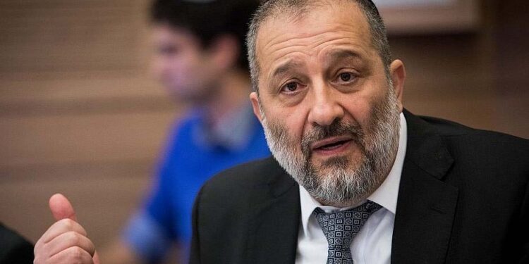 شدت پسند صیہونی وزیر پر چوری کے الزام میں کابینہ سے برطرف