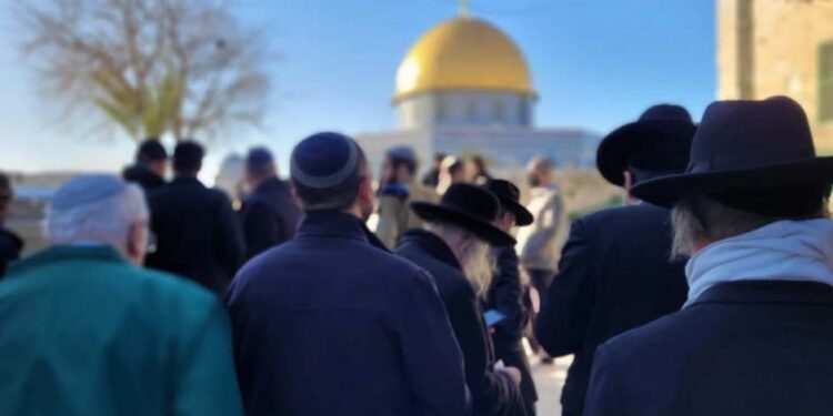 اسرائیل مسجد اقصیٰ کو یہودیانے کے لیے ہرممکن اقدام کررہا ہے، بسام ابو سنیہ