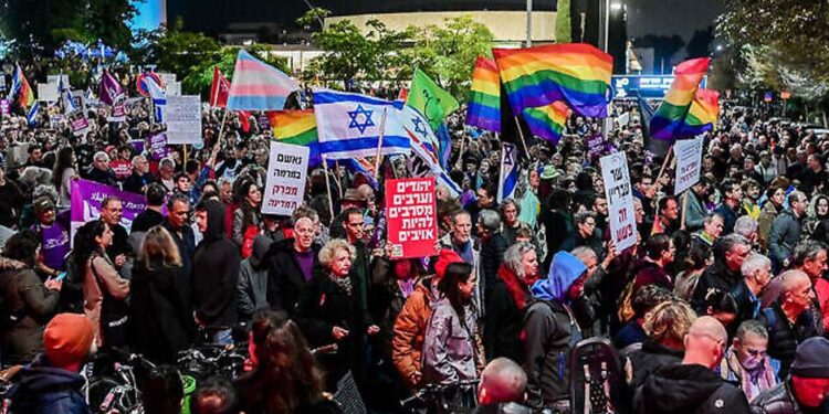 ہزاروں صیہونیوں کا اسرائیل کی نئی شدت پسند حکومت کے خلاف احتجاج