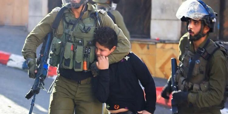 گذشتہ ماہ 99 بچوں اور 8 خواتین سمیت 598 فلسطینی گرفتار