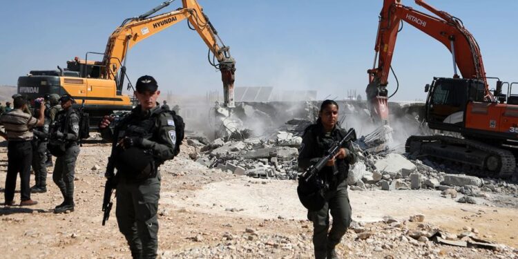 صہیونی فوج کے ہاتھوں ایک اور فلسطینی  خاندان بے گھر