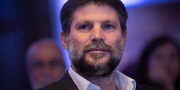 ہزاروں امریکیوں کی شدت پسند صیہونی وزیر کے ملک میں داخلے پر پابندی کی درخواست پر دستخط