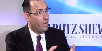 غزہ سے ہونے والے راکٹ حملے کو نظر انداز نہیں کیا جائے گا، سمچا روتھمین