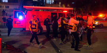 فلسطینی نوجوانوں کا پتھراؤ، دو مزید صیہونی زخمی، تعداد 45 ہوگئی