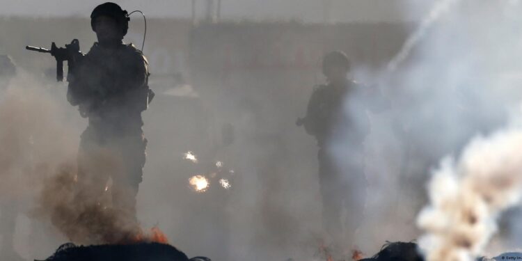 صہیونی فوج کی فائرنگ سے فلسطینی نوجوان زخمی