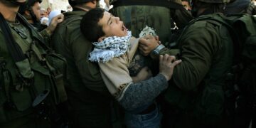 غرب اردن: غاصب فوج کی کارروائیاں، بچوں سمیت متعدد فلسطینی گرفتار