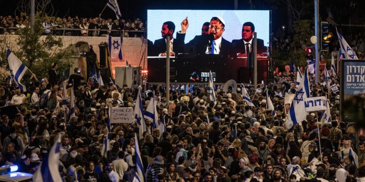 اسرائیل کے متنازعہ عدالتی اصلاحات کی حمایت میں مظاہرے