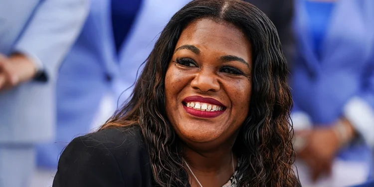 نسل پرست صہیونی ریاست کی مالی امداد بند ہونی چاہئے، امریکی رکن پارلیمنٹ