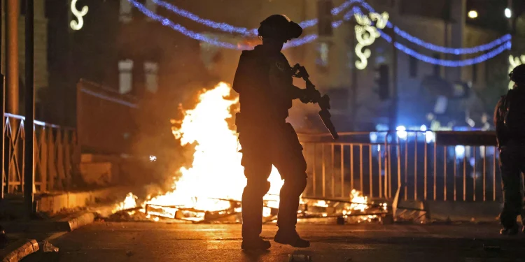 رات بھر صہیونی فوج کے چھاپے جاری،  درجنوں گرفتار، متعدد زخمی