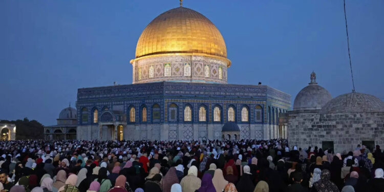 صیہونی غنڈہ گردی کو لگام دینے کےلئے فلسطینی مسجد اقصیٰ میں اعتکاف کریں