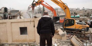 غاصب صیہونی فوج نے دو مزید فلسطینیوں کے گھر مسمار کردیئے