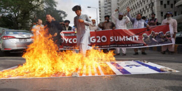 مغربی حکومتوں اور عالمی اداروں کے دوہرے معیار نے دنیا میں امن کے قیام میں رکاوٹ پیدا کی ہے