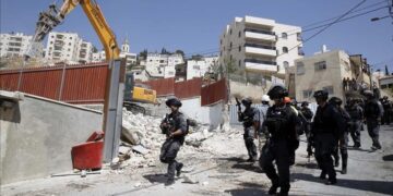 صہیونی فوج نے فلسطینی شہری کے ریسٹورنٹ کو مسمار کردیا