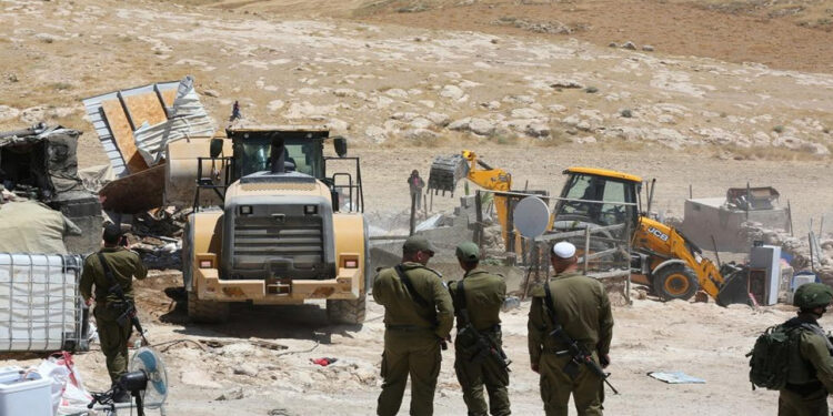 صیہونی فوج نے دو مزید فلسطینیوں کے گھر مسمار کردیئے