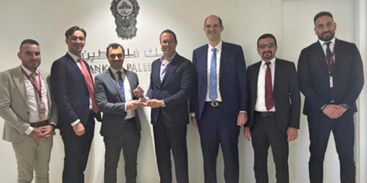 بینک آف فلسطین سسٹین ایبل ڈیپازٹ سلوشن کیلئے سائن اپ کرنے والا پہلا بینک بن گیا