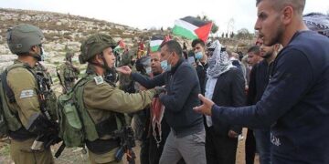 پرامن فلسطینی مظاہرین پر صیہونی فوج کا تشدد ، متعدد زخمی درجنوں گرفتار