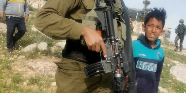 صیہونی فوج نے دو بچوں سمیت پانچ فلسطینیوں کو اغوا کرلیا