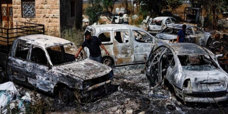 مسلح صیہونی آبادکاروں کا حملہ 36 فلسطینی زخمی، 140 گاڑیاں جلادیں، متعدد فلسطینی گرفتار