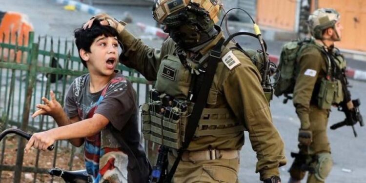 بغیر کسی جرم کے 19 بچے اور 3 فلسطینی خواتین گرفتار