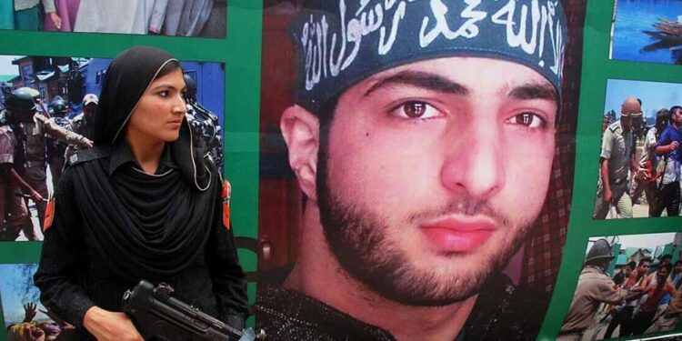 برہان وانی کا یوم شہادت: 3 سو سے زائد کشمیری نوجوانوں کا غاصب بھارت کیخلاف مزاحمت کا حلف