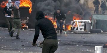 صیہونی فوج کی فلسطینی مظاہرین پر فائرنگ، چار زخمی