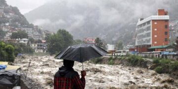 بھارت میں شدید سیلاب، صیہونی ریاست کے 120 شہری لاپتہ