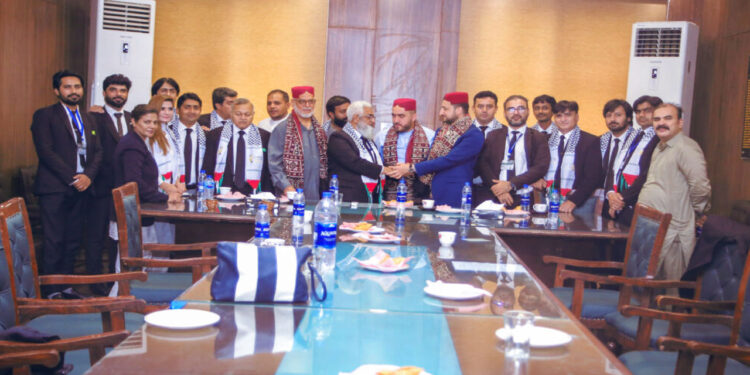 وکلاء برادری مسئلہ فلسطین کو موثر انداز میں پیش کرنے کی صلاحیت رکھتی ہے، فلسطینی وفد کی وکلاء سے گفتگو