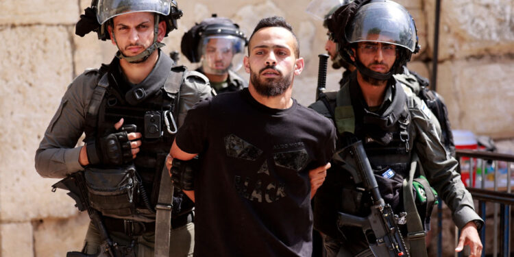 مغربی کنارہ: صیہونی فوج کے چھاپے جاری، خواتین اور بچوں سمیت  متعدد فلسطینی گرفتار