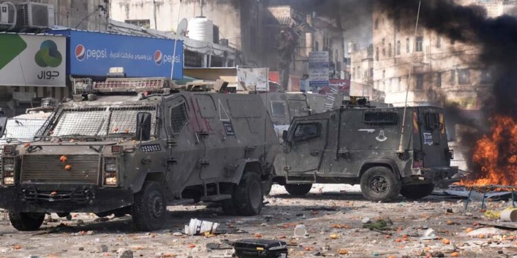 مزاحمت کاروں کے 24 گھنٹوں میں 13 حملے، دو صیہونی فوجی زخمی، ایک چوکی اور دوگاڑیاں تباہ