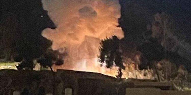 اسرائیلی فوج پر بم دھماکہ: تین صیہونی فوجی زخمی گاڑی تباہ، ایمرجنسی نافذ