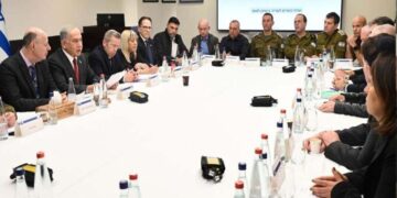 اسرائیلوں پر حملے، صیہونی اعلیٰ حکومتی عہدیدار سرجوڑ کر بیٹھ گئے