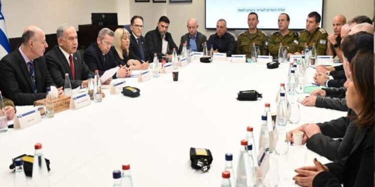 اسرائیلوں پر حملے، صیہونی اعلیٰ حکومتی عہدیدار سرجوڑ کر بیٹھ گئے