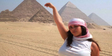 مصر: ہوٹل انتظامیہ نے اسرائیلی ماڈل  کو ہوٹل سے باہر نکال دیا