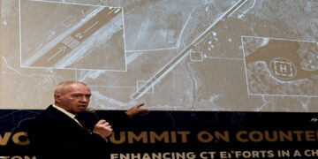 ایران اسرائیل کو تباہ کرنے کےلئے لبنان میں ایئر پورٹ بنا رہا ہے، صیہونی وزیردفاع کا الزام