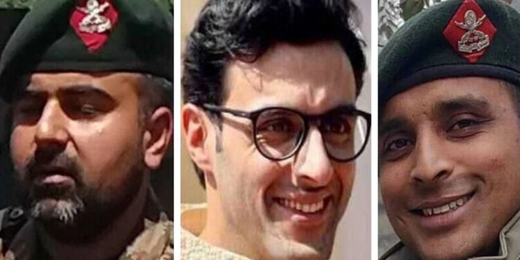 کشمیری مجاہدین کا حملہ، تین بھارتی فوجی افسر جہنم واصل