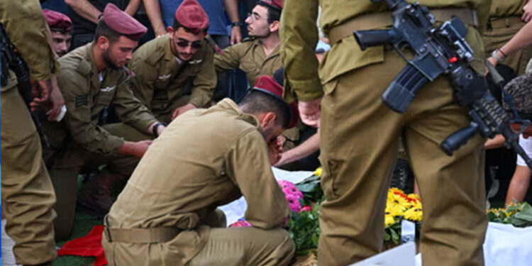 غزہ پر صیہونی فوج کی بمباری جاری، 13 صیہونی یرغمالی ہلاک