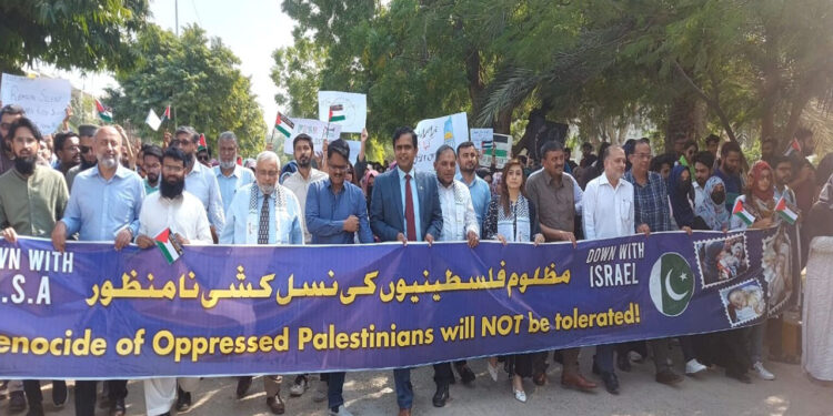 جامعہ این ای ڈی کراچی میں شیخ الجامعہ کی قیادت میں یکجہتی فلسطین ریلی نکالی گئی
