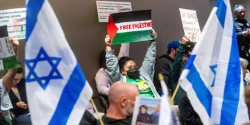 فلسطینیوں کی نسل کشی کا الزام: کیلی فورنیا سٹی کونسل میں فلسطین کے حق میں قرارداد منظور